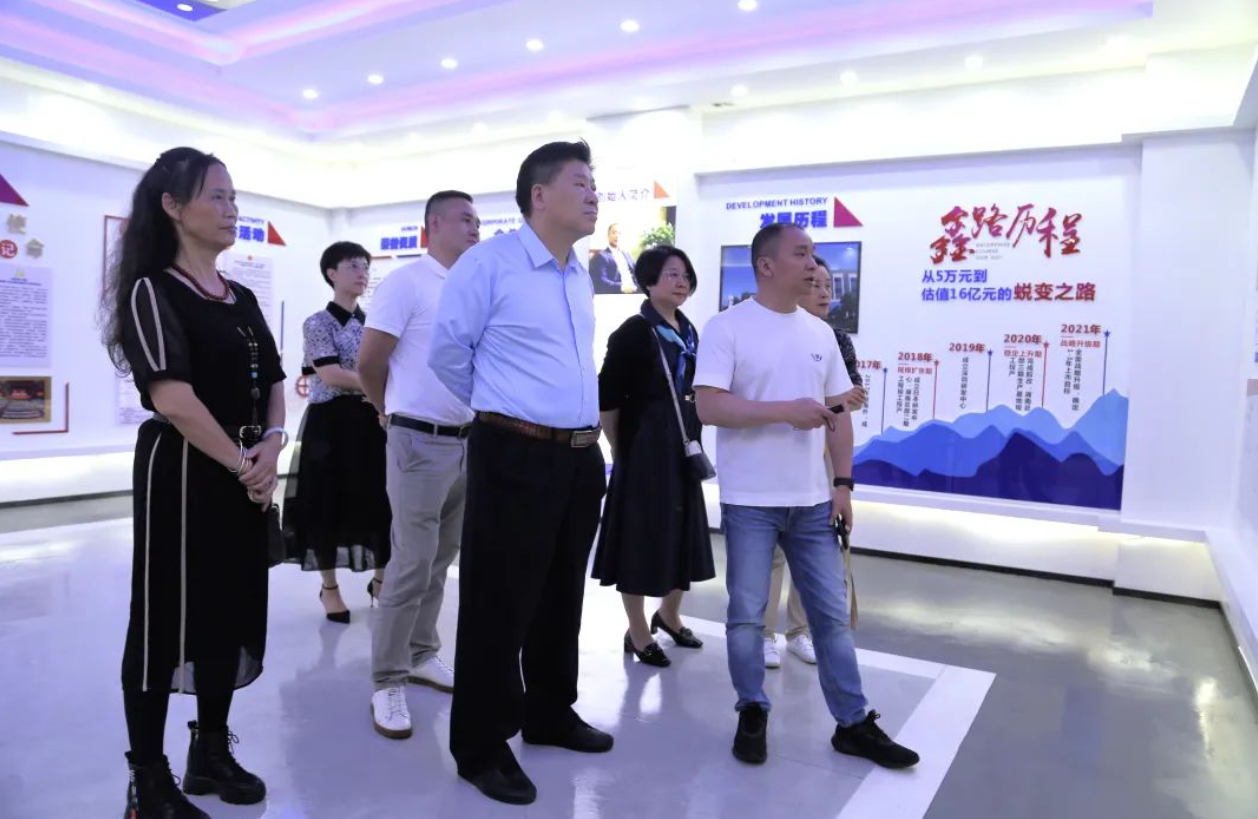 中國工程機(jī)械工業(yè)協(xié)會(huì)混凝土機(jī)械分會(huì)會(huì)長符忠軒一行蒞臨我司考察調(diào)研